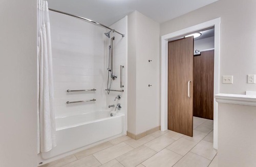 Hammond Hotel | Holiday Inn Express & Suites Hammond by IHG