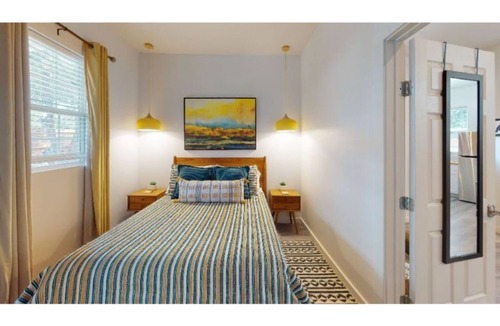 Hudson Bend Cottage | Home Away From Home-The Krow's Nest Cottage Close to Lake Travis, Pet-Friendly