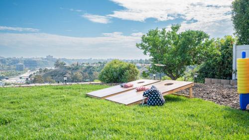 Birdland House | Home Ensuite with Panoramic City View