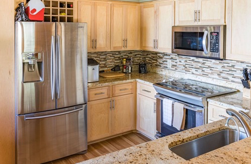 Merrifield Cabin | Horseshoe Lake Home with Sandy Shores & Stunning Sunsets with 200 feet shoreline
