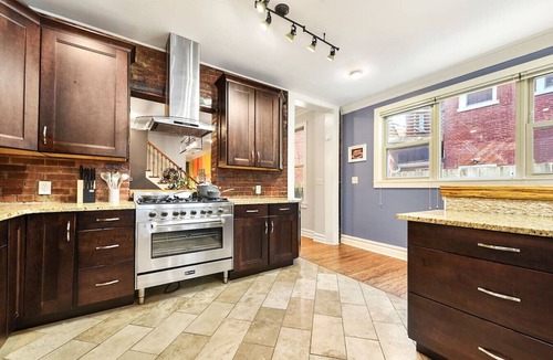 South Side Flats House | ★ HostWise Stays ★ Fire Pit Evenings, Hot Tub, Prime Location & Parking