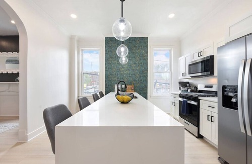 Mount Washington House | ★ HostWise Stays ★ Skyline City Views & Rooftop Bar at Mt. Washington