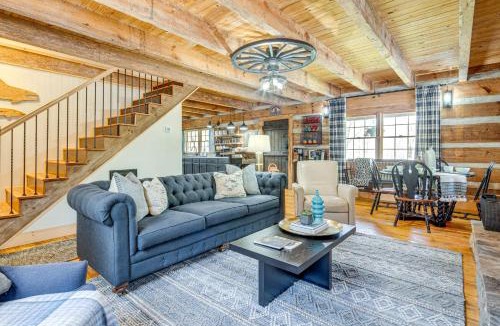 Cherokee House | Hot Tub, Fire Pit & Creek Access: Whittier Cabin!