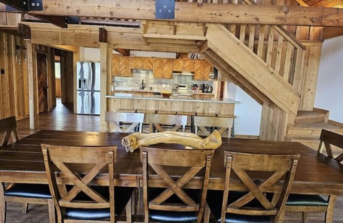 Barrett House | Houston Riverfront Cabin Retreat