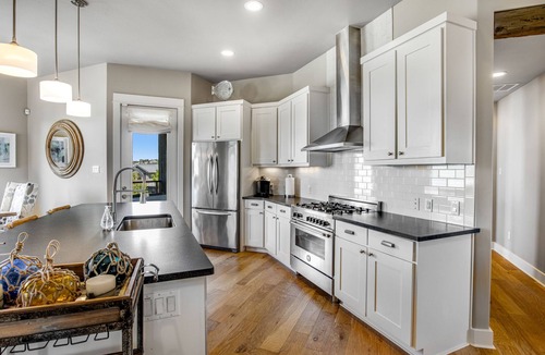 Spicewood Villa | Huge luxury villa with lake views, outdoor kitchen, alfresco patio, bunk room