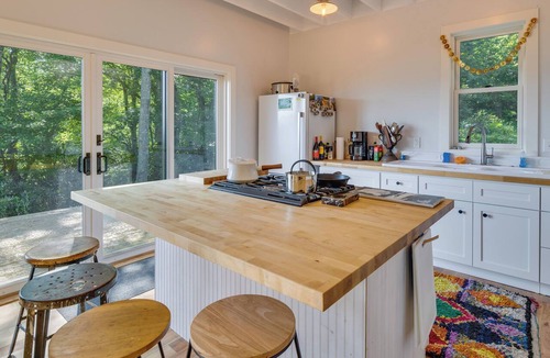 Spruce Pine Apartment | 'Inchworm Ranch' Blue Ridge Cabin, Pets Welcome
