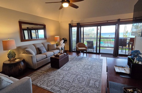 Lihue Condo | Kaha Lani #304: Coconut Coast Pacific Sunrise View 1BR/1½B Top Level View