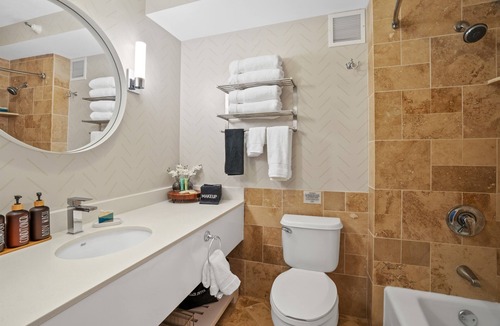 Hanamaulu Resort | Kauai Beach Resort Ocean View | Pools, Waterslide, Hot Tub, Spa, King Bed, AC