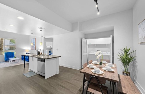 Kearny Mesa Apartment | King Bed, Pool/Hot Tub! Arcade Room, Gym, Parking!