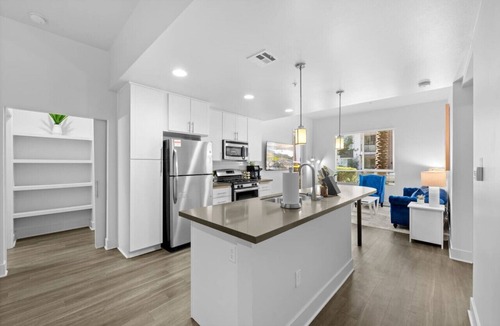 Kearny Mesa Apartment | King Bed, Pool/Hot Tub! Arcade Room, Gym, Parking!