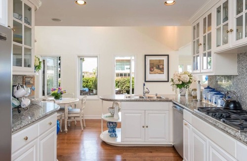 Village of La Jolla House | La Jolla Cape Cod Beauty: Steps to the Beach and Village, Ocean Views, 2 Yards!