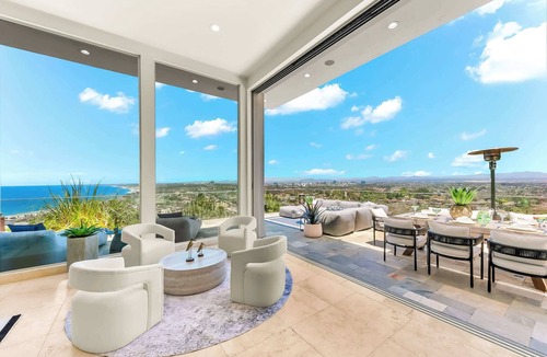 Hidden Valley House | La Jolla Luxury Retreat - Ocean Views, Pool & Spa