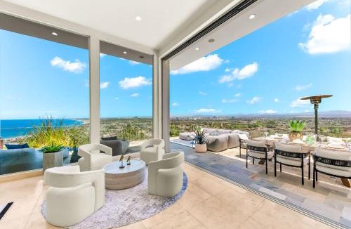 Hidden Valley House | La Jolla Luxury Retreat - Ocean Views Pool & Spa