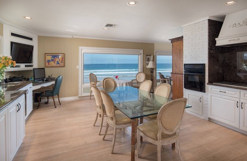 La Jolla Shores House | LA JOLLA SHORES OCEANFRONT Luxurious Home with BEACHFRONT Patio