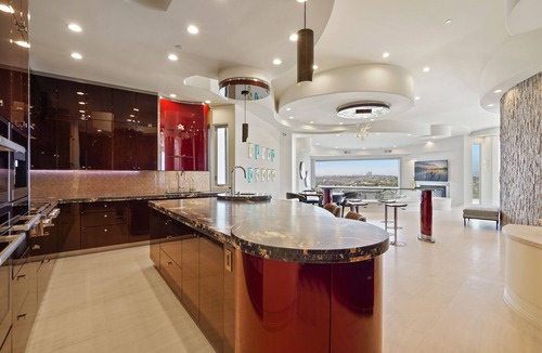 Hidden Valley House | La Jolla villa with 5 bedrooms, private pool, hot tub, and ocean views.