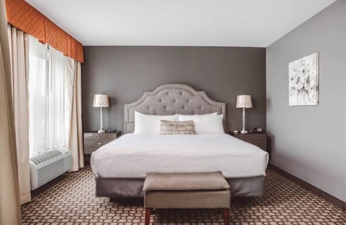 Zion Hotel | Laid-Back Comfort w/Firepits, Books, Gym & Morning Breakfast Buffet
