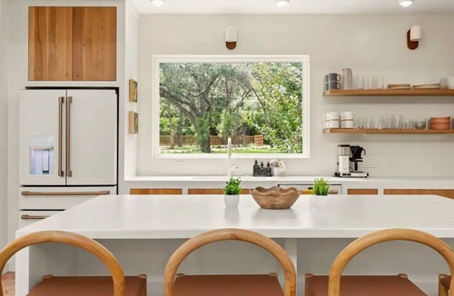 River Dance At Steiner Ranch House | Lake Austin Luxury/200ft Private Waterfront on 2 Acres/2 Docks/Sleeps 4