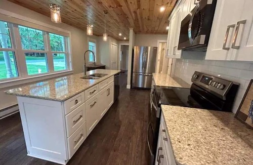 Westford House | Lake Pymatuning Getaway