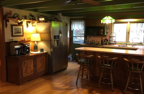 Greentown House | Lake Wallenpaupack Cabin w/Beautiful Sunroom - Minutes from Lake!