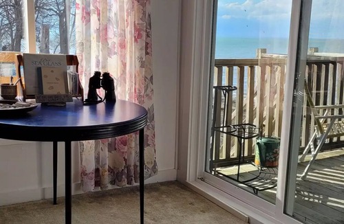 Geneva Apartment | Lakefront Apt 2nd floor near Wineries and Geneva on the Lake