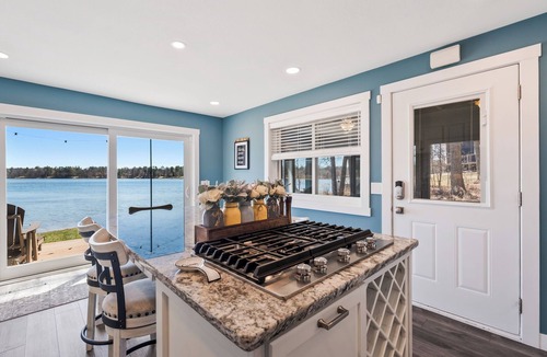 Brainerd House | Lakefront Cabin with Private Beach