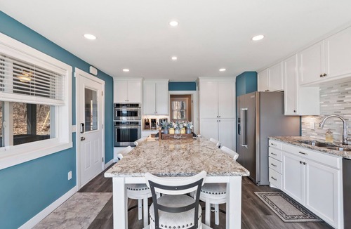Brainerd House | Lakefront Cabin with Private Beach