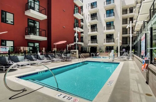Pacific Terrace Apartment | Landing | Amazing Studio, Pool, Clubhouse