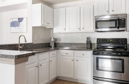 Piedmont Heights Apartment | Landing | Beautiful 2BD, Gym, Pool
