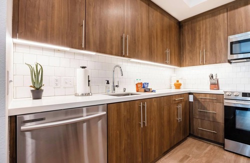 Pacific Terrace Apartment | Landing | Chic 1BD, Clubhouse, Pool