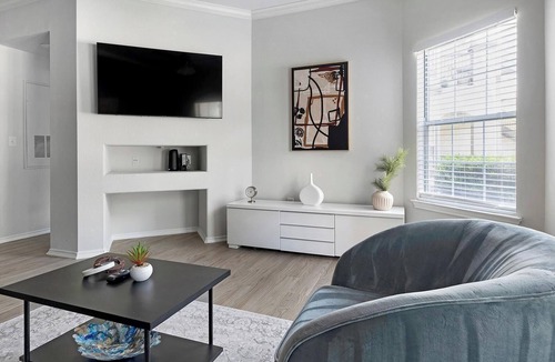 Falconhead Apartment | Landing | Stunning 2BD in Bee Cave