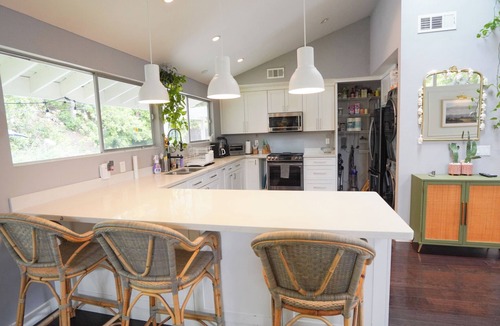 University City House | Large House with Jacuzzi, Sauna, Ping pong, Large yard - 6 minutes to Beach