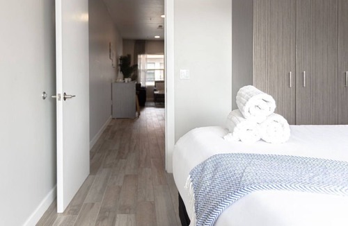 Mission Hills House | Large Loft Near Restaurant Row w/WiFi, CableTV/HBO