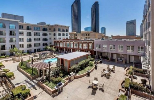Pacific Terrace Condo | Large Luxury Downtown Condo: Pool, In-Unit Laundry, Parking, Walk Everywhere