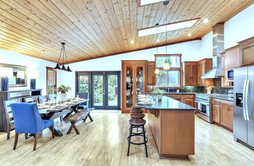 Linda Vista House | Large Open Plan Private Resort Home 10min to Beaches/Downtown 4BR/3Bth 2600SF