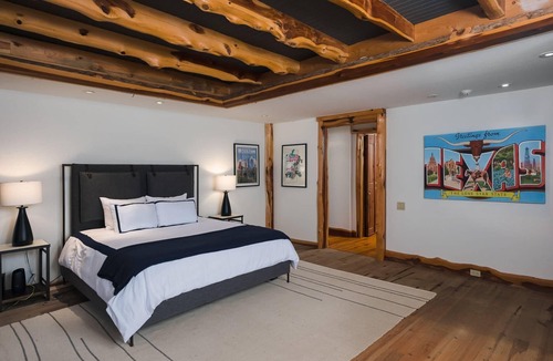 Hudson Bend House | Large Rustic Log Cabin near Lake Travis with 2 Master Suites and Scenic Views