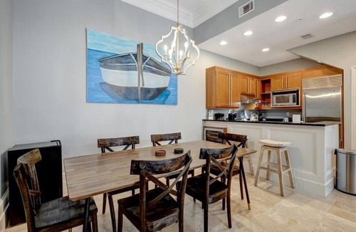 Baytowne Wharf Condo | Lavish Le Jardin Townhome in Baytowne Wharf- Pet Friendly!
