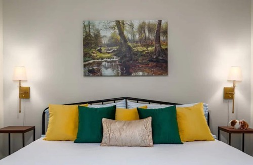 Alabaster House | Lewis House