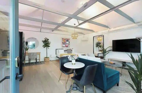 Little Italy House | Little Italy Studio: Private Patio Cozy Getaway + Downtown!