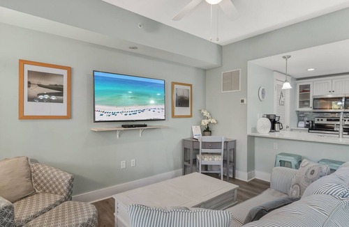 Baytowne Wharf Condo | Location! Baytowne Wharf 1BR Unit w/Balcony, Pool, Hot Tub, Tram, Beach, Gym