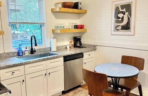 Virginia Highland House | Location! Super walkable & charming midtown stay!