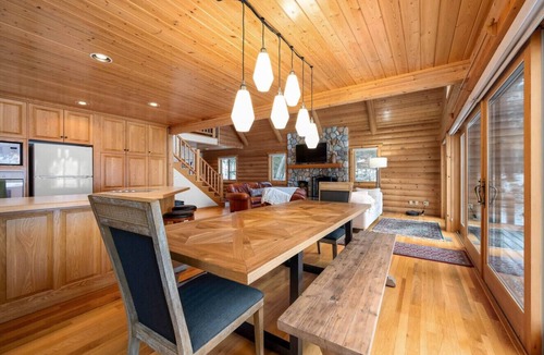 Grand Rapids House | Loon Star Lodge - Three Bedroom Log Home