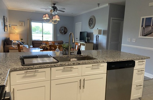 Kiskadee Parke Condo | Lovely/Serene/Water View1st floor 2B/2BA Condo,10M-Beach.