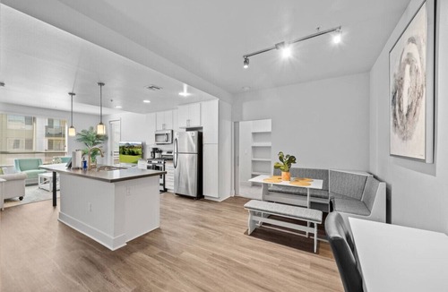 Kearny Mesa Apartment | Luxe 2BR w/King Beds, Resort Pool/Hot Tub, Games!