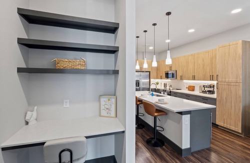 North Burnet Apartment | Luxurious 1BR Alongside DT & Domain With Pool, Gym and Free Parking