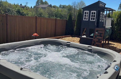 West Lake Stevens House | Luxurious Modern Home minutes away from the lake and all your convenient stores!