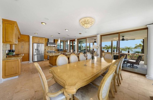 Crown Point House | Luxurious Waterfront Escape, Bay Views