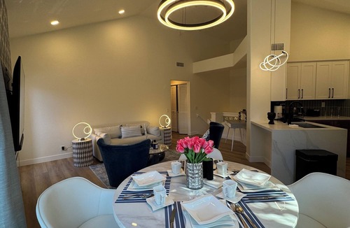 University City Condo | Luxury 2 bedroom condo in LaJolla renovated & fully furnished