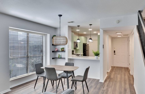 North Austin Civic Association House | Luxury 2BD/2.5BA Near The Domain with POOL