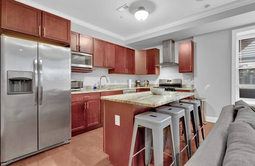Southwark Apartment | Luxury 2BD | 3 Beds | Queens Village