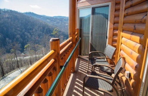 Gatlinburg Villa | Luxury 3, 4, 7 Night stay in a 2 Bedroom suite at Westgate Smoky Mountain Resort